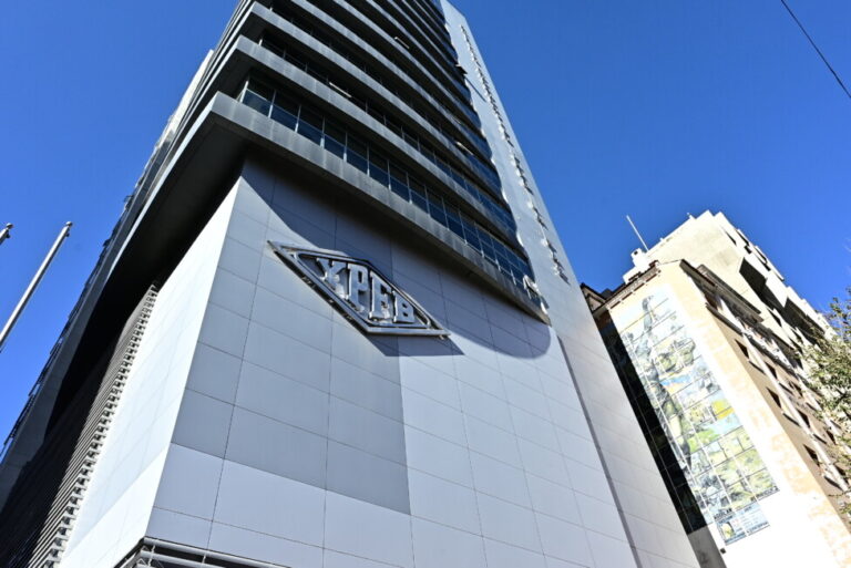 Mototaxistas deberán esperar un mes para recibir resarcimiento por daños de ‘gasolina negra’