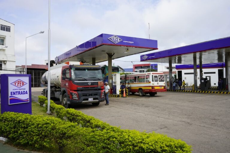 YPFB inyecta 140.000 litros de gasolina a Trinidad tras protestas en el Beni