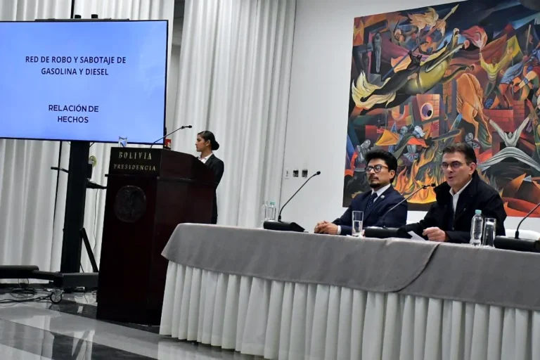 Gobierno reporta ingreso de 5.000 cisternas con combustible adulterado con agua y aceite desde Chile