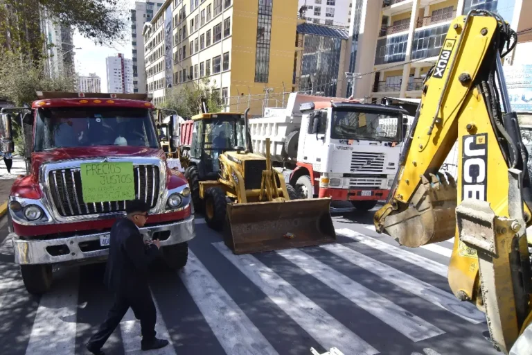 Protesta trabajadpres de la construcción