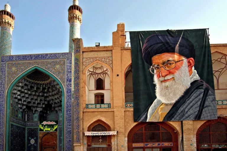 El fin de una era en Irán: El legado de Alí Jamenei y el impacto global de su muerte