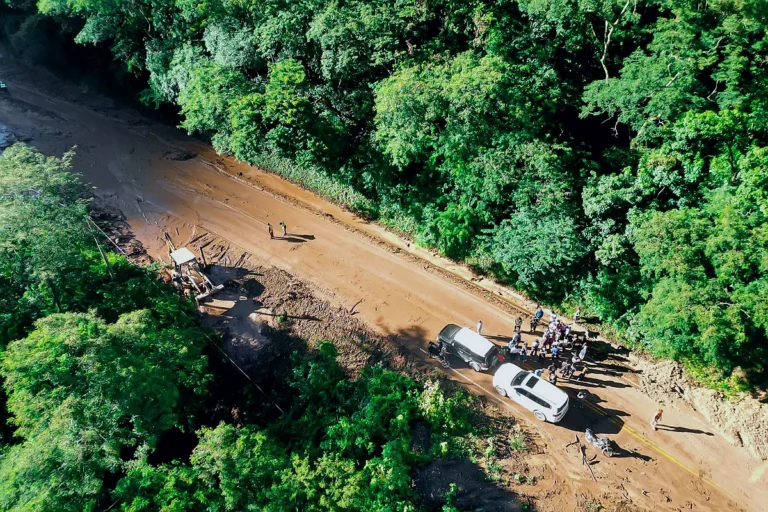Los valles cruceños en emergencia por derrumbes e inundaciones