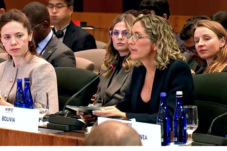 La Primera Dama posiciona a Bolivia en EEUU por inversión en educación y tecnología