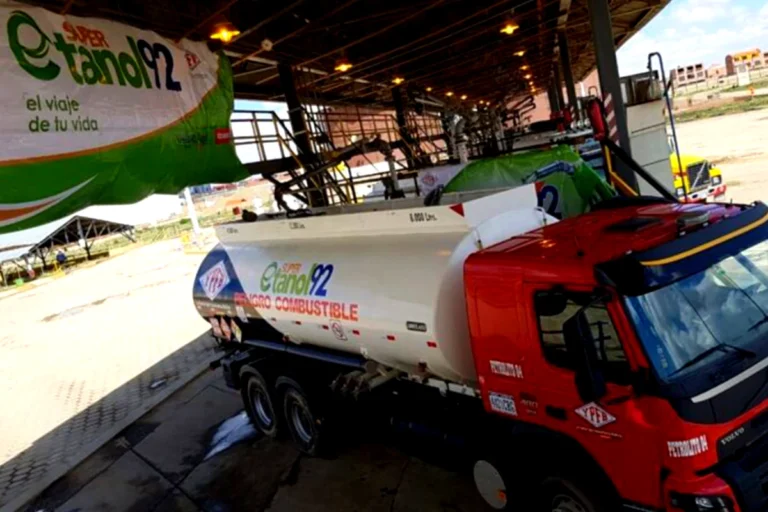 Etanol en 2026: YPFB comprará 264 millones de litros y ajusta el precio en Bs 1,10