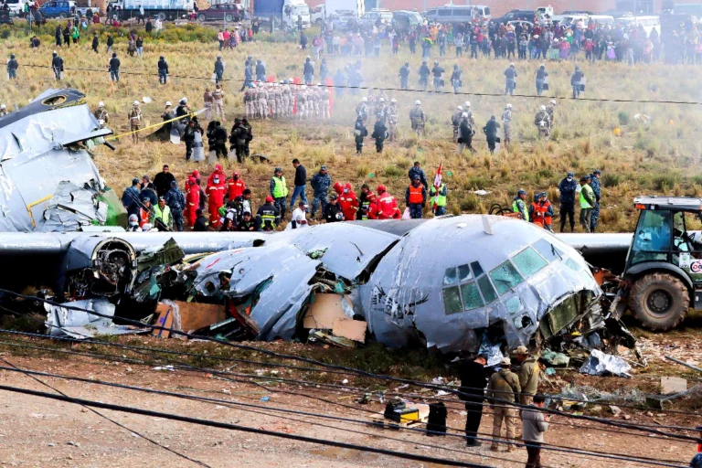 Imagen del accidente del Hércules de la FAB en El Alto.