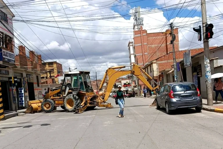Sector constructor convoca a ‘tractorazo’ nacional para exigir reajuste de precios