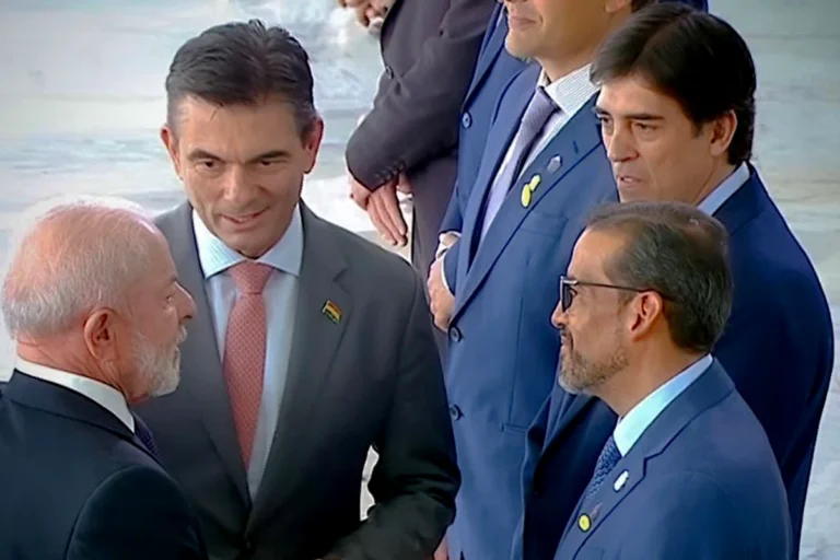 Paz y Lula impulsan agenda de integración, hidrocarburos y corredores bioceánicos