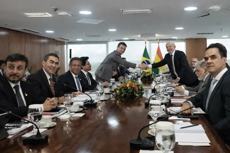 Rodrigo Paz y Luiz Inácio Lula da Silva