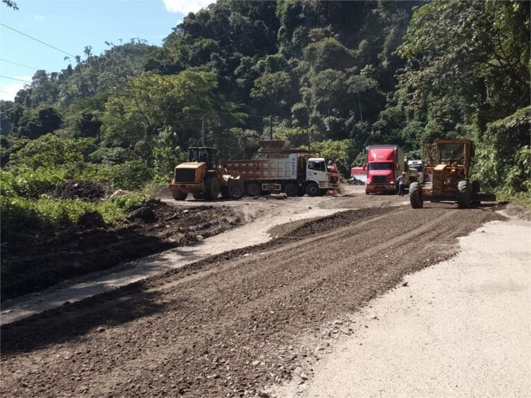 Cinco regiones con tramos afectados y circulación limitada este feriado