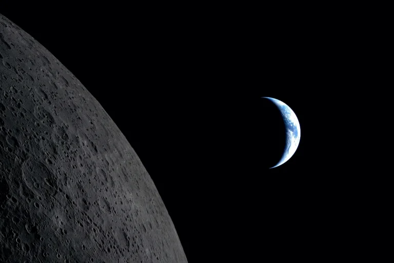 la Tierra y la luna desde Artemis