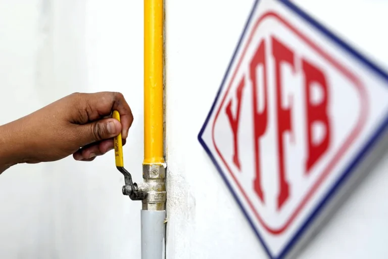 YPFB alerta presión económica por expansión desproporcionada del gas domiciliario