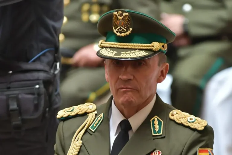 Caso maletas: doble vía de sanción a dos oficiales por omisión