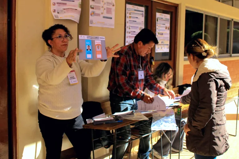Ciudadanos que no votaron en la segunda vuelta pagarán una multa de Bs 660