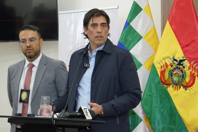 Zamora sobre accidente aéreo: “Enviamos el helicóptero para ver si hay sobrevivientes”