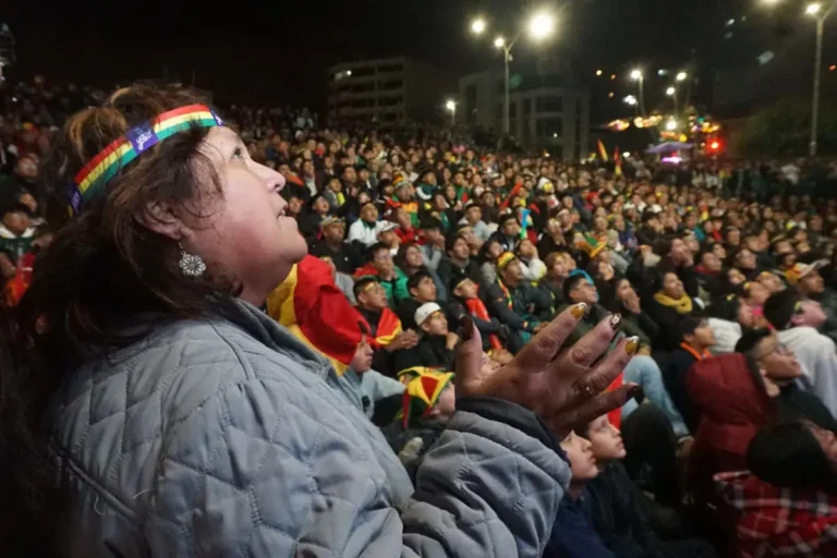 Hinchas bolivianos