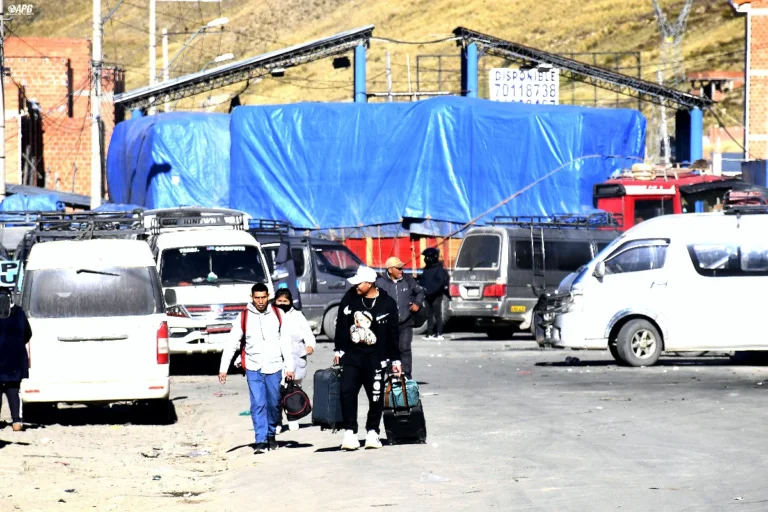 Paro de transporte: Choferes elevan la presión multisectorial sobre el Gobierno