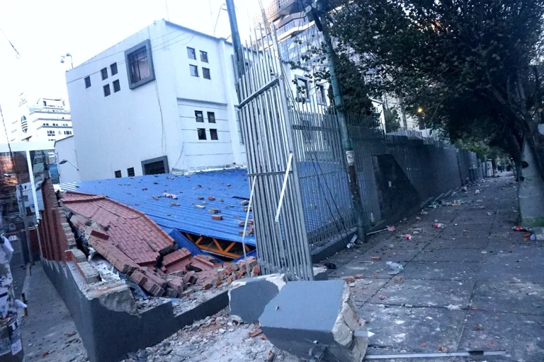 Destrozos Ministerio de Educacion.