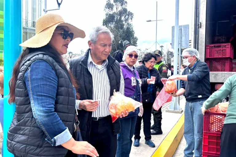 Emapa intensifica la venta de pollo en La Paz, pero el kilo está a Bs 35