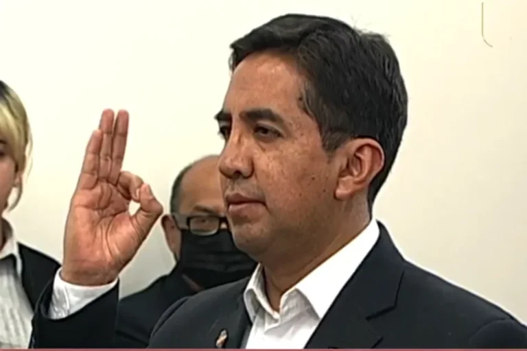 En contexto de crisis, Williams Bascopé releva a Edgar Morales como ministro de Trabajo
