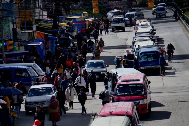 Choferes de La Paz anuncian paro indefinido desde este miércoles