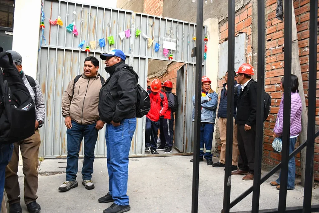 Delegados de la COB llegan al ampliado de emergencia