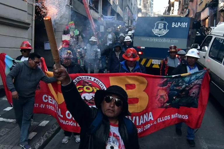 La COB: a quiénes beneficia o perjudica y por qué plantean “liberarse de su poder”
