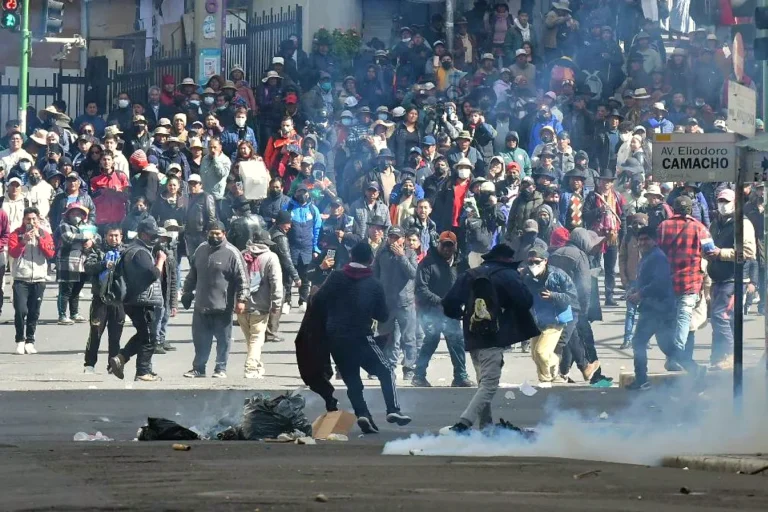 Tras nueva jornada de enfrentamientos, la tensión baja pero el conflicto sigue