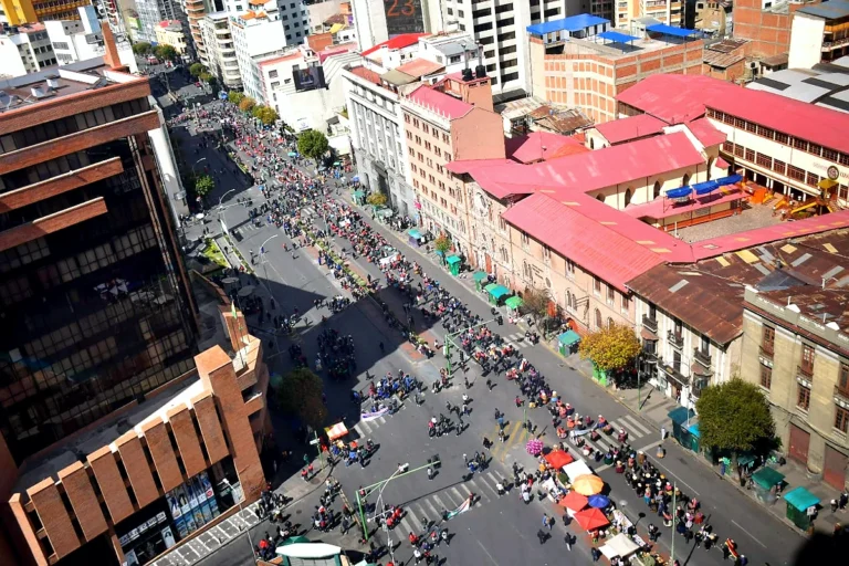 “Últimas” invitaciones a diálogo buscan frenar la escalada tras 27 días de conflicto