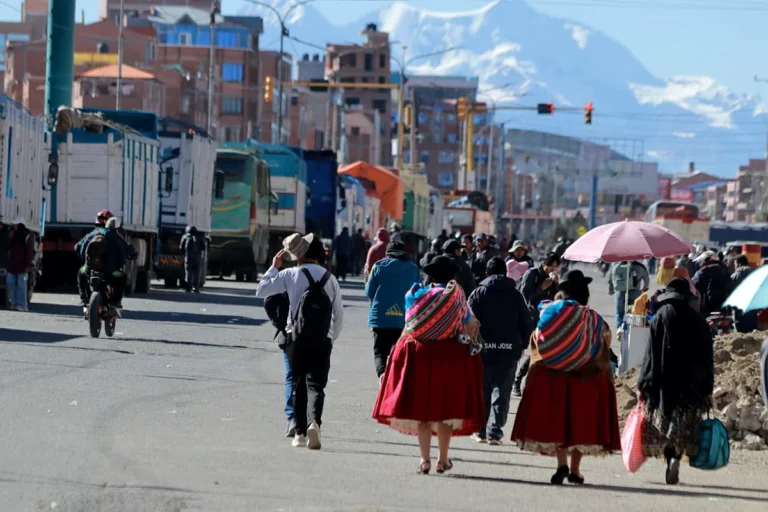Dos Bolivias frente al paro: la que presiona y la que no puede dejar de producir