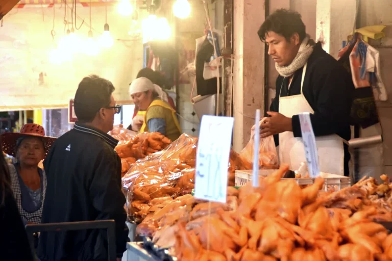 Puente aéreo y ayuda internacional dan alivio, pero no frenan el alza de precios