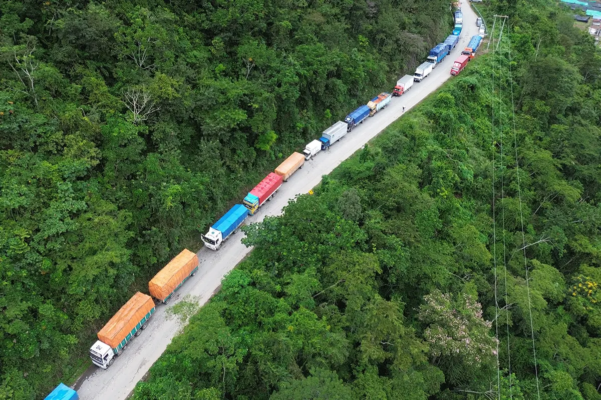 Transporte pesado parado por bloqueos