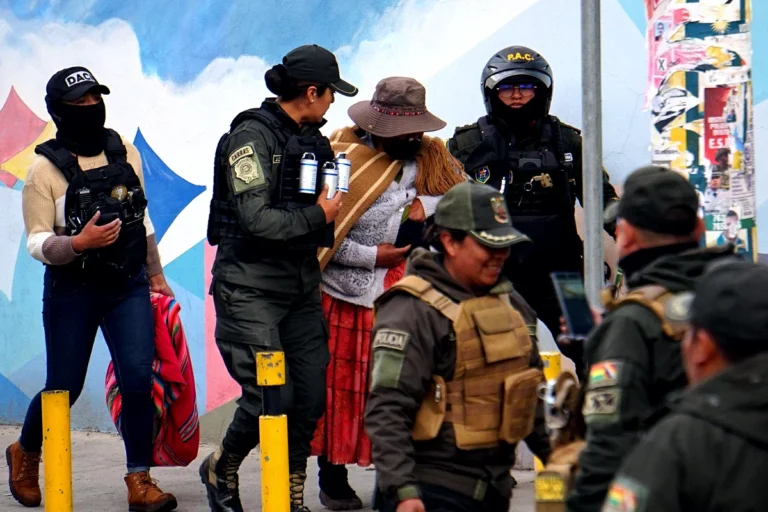 Saldo a final del día: de 120 detenidos, 101 son liberados y quedan 11 policías heridos