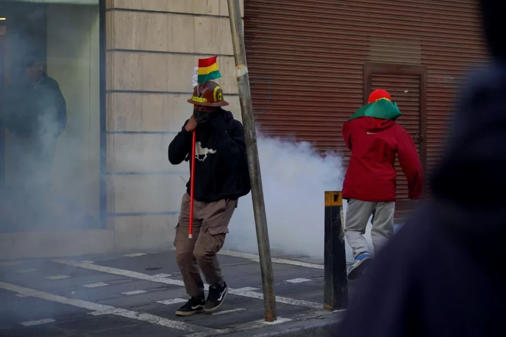 Violenta jornada de violencia en La Paz: el Gobierno llama a Gran Encuentro