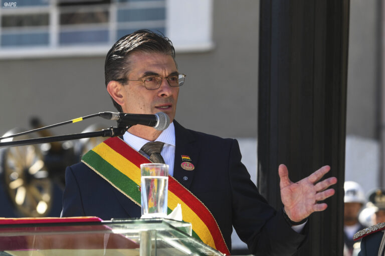 Paz recibe respaldo internacional y Escudo de las Américas denuncia financiamiento ilícito en los bloqueos