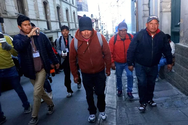 El Gobierno y la COB sostienen una nueva reunión tras reportar avances en comisiones