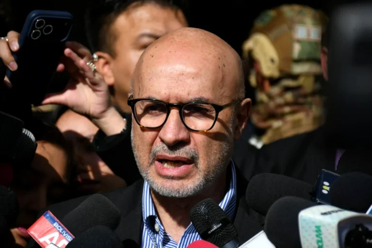 Ministro Lupo: “No estamos buscando un cogobierno con la COB”
