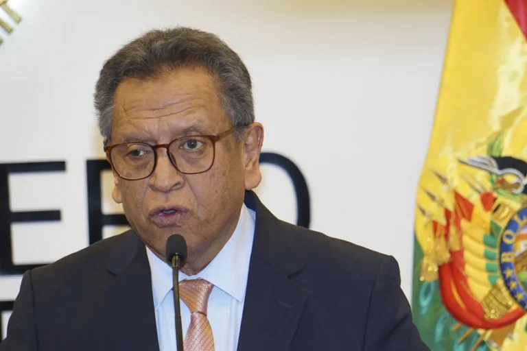El Legislativo suspende sin fecha las interpelaciones al ministro Marco Oviedo