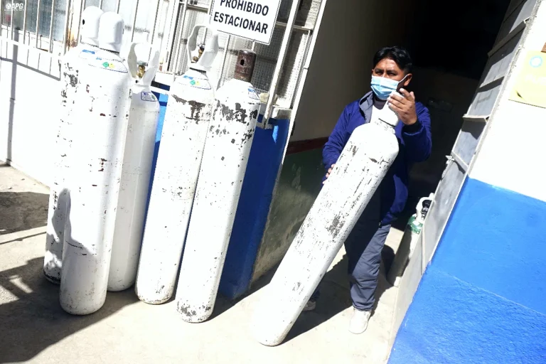 Nueve fallecidos por bloqueos y colapso en hospitales: La Paz activa emergencia sanitaria