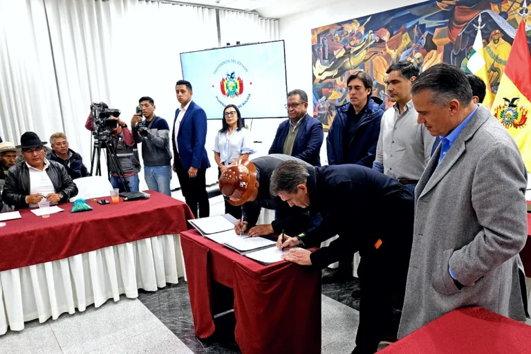 Conozca los puntos del acuerdo suscrito entre el Gobierno y la COB