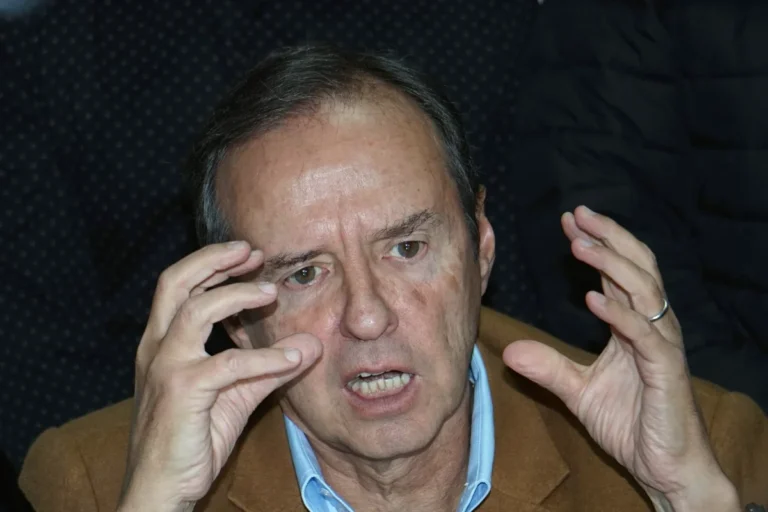 Tuto Quiroga respalda estado de excepción y responsabiliza a Evo por la crisis de bloqueos
