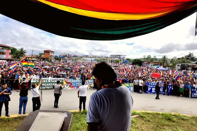 Evo Morales lidera movilizaciones y desafía al Gobierno pese a orden de captura vigente