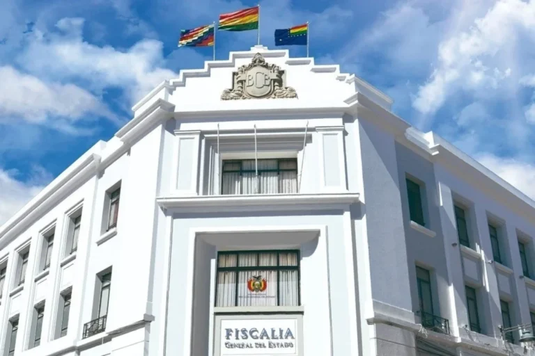 Presentan en Bolivia una denuncia penal contra Zapatero, Arce y otras 11 personas