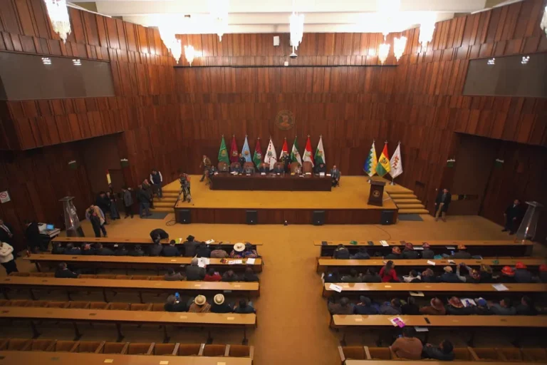 La COB exige la liberación de detenidos y el diálogo entra en cuarto intermedio