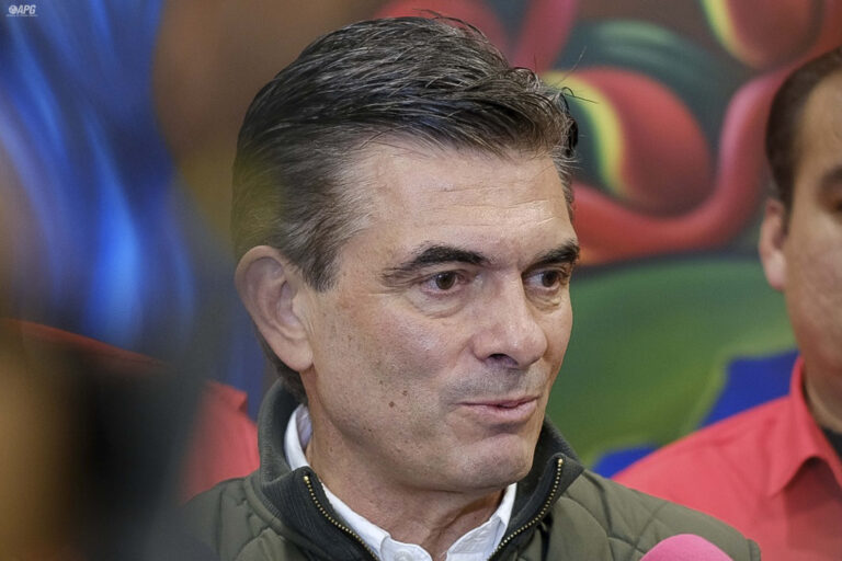 Paz guarda silencio sobre Cerimedo y Beller le exige pronunciarse