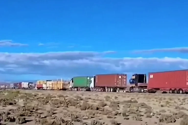 Colchane: tercer freno al transporte tras bloqueos y escasez de diésel