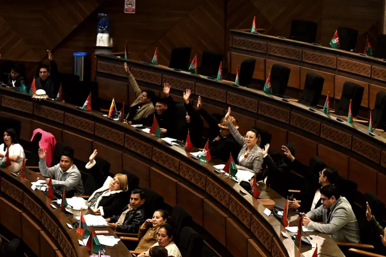 Comisión de Diputados aprueba 90 días más de estado de excepción y Tuto alerta por la reforma