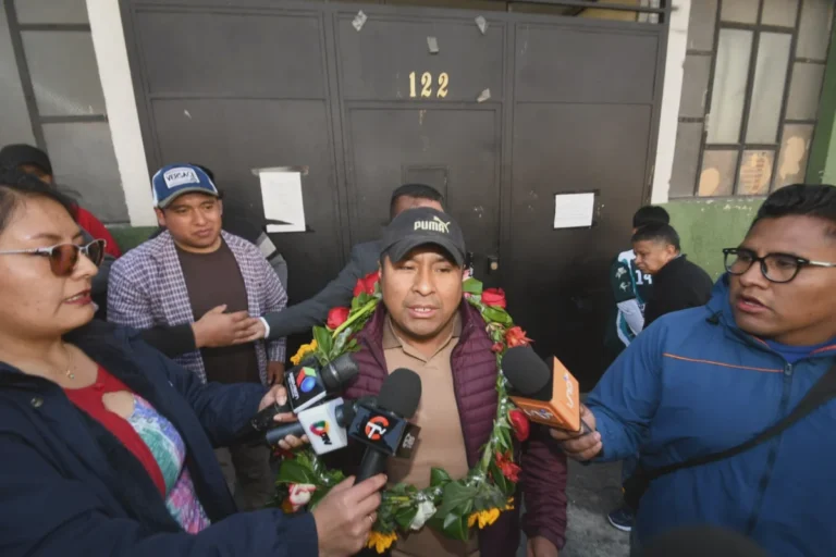 Juez otorga detención domiciliaria a líder de la CSUTCB investigado por bloqueos