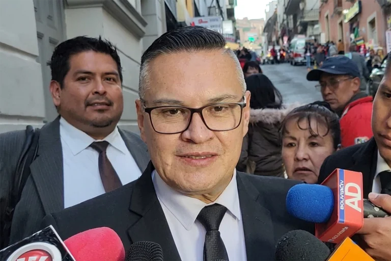 La defensa de Zúñiga anuncia un juicio contra Arce y seis exautoridades por el 26J