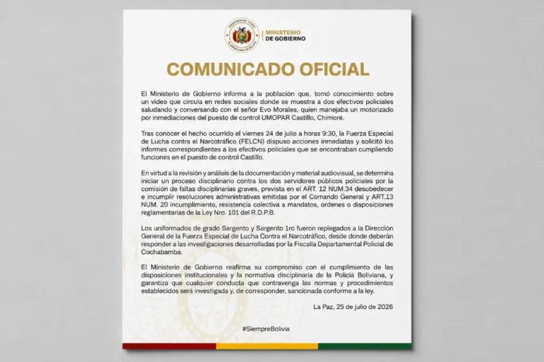 Gobierno abre proceso disciplinario a los dos policías que saludaron a Morales en un video