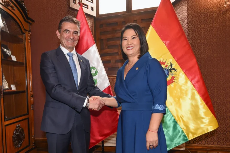 Paz relanza la agenda con Perú y apunta al puerto de Ilo